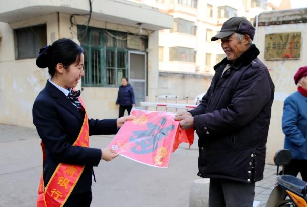 01莒南农商银行“五送下乡”活动 照片(3)_副本